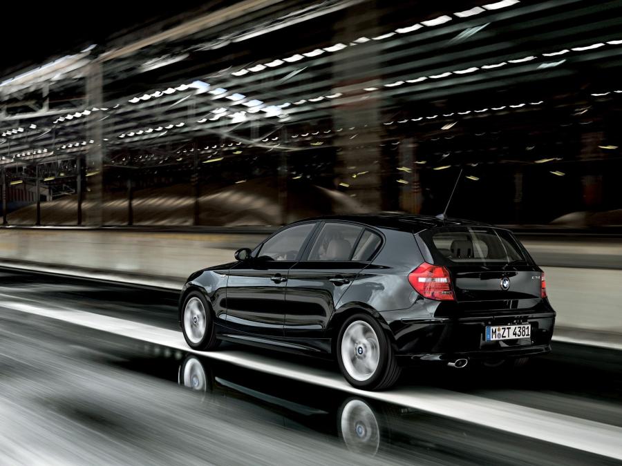  BMW 120i 5-Door 2007 года  (фото 13 из 16)